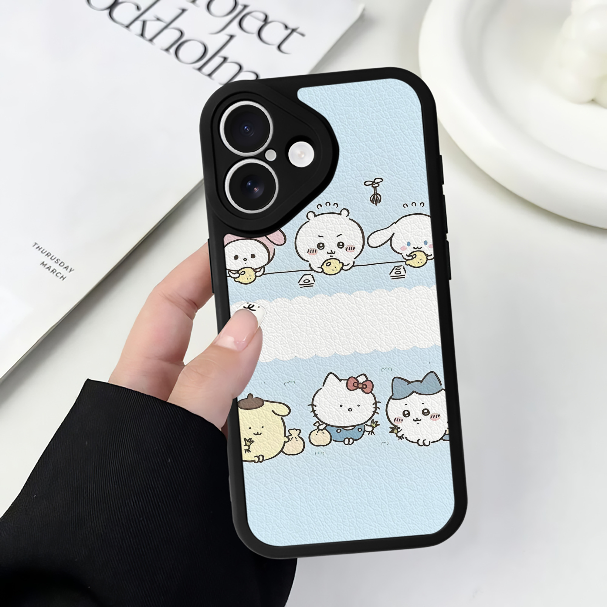 （画像用） ちいかわ Chii-kawa 【iPhone 16シリーズ対応】シリコンスマホケース（レザー調） 材質：シリコン